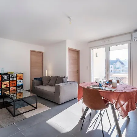 Azalee - Parking Gratuit - Terrasse Couverte - Proche Transport - Equipe * Nancy