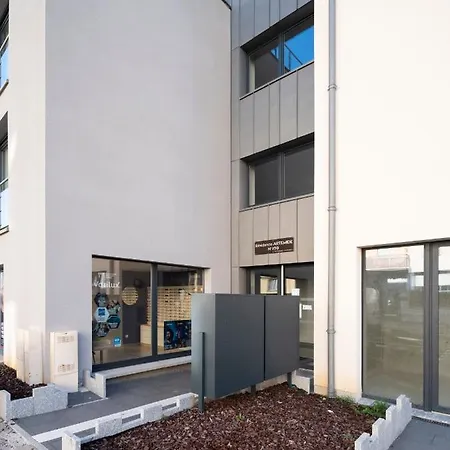 Apartment Azalee - Parking Gratuit - Terrasse Couverte - Proche Transport - Equipe *