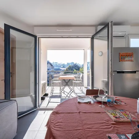 Apartment Azalee - Parking Gratuit - Terrasse Couverte - Proche Transport - Equipe *
