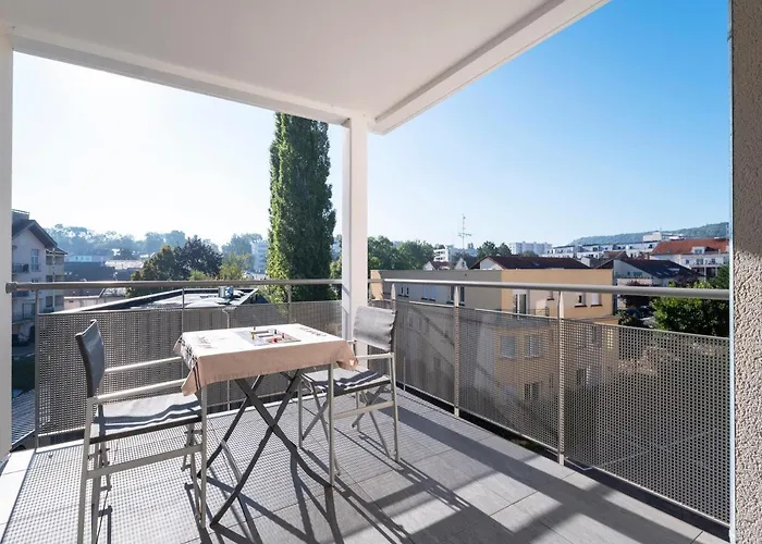 Azalee - Parking Gratuit - Terrasse Couverte - Proche Transport - équipé Nancy