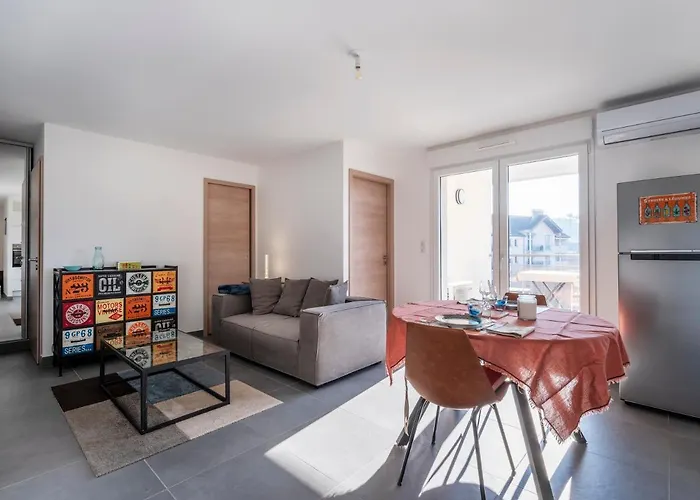 Azalee - Parking Gratuit - Terrasse Couverte - Proche Transport - équipé * Nancy